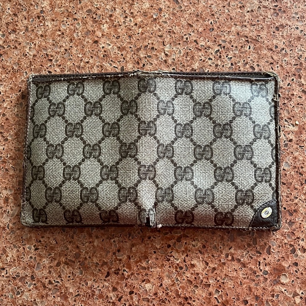 Vintage Gucci supreme wallet